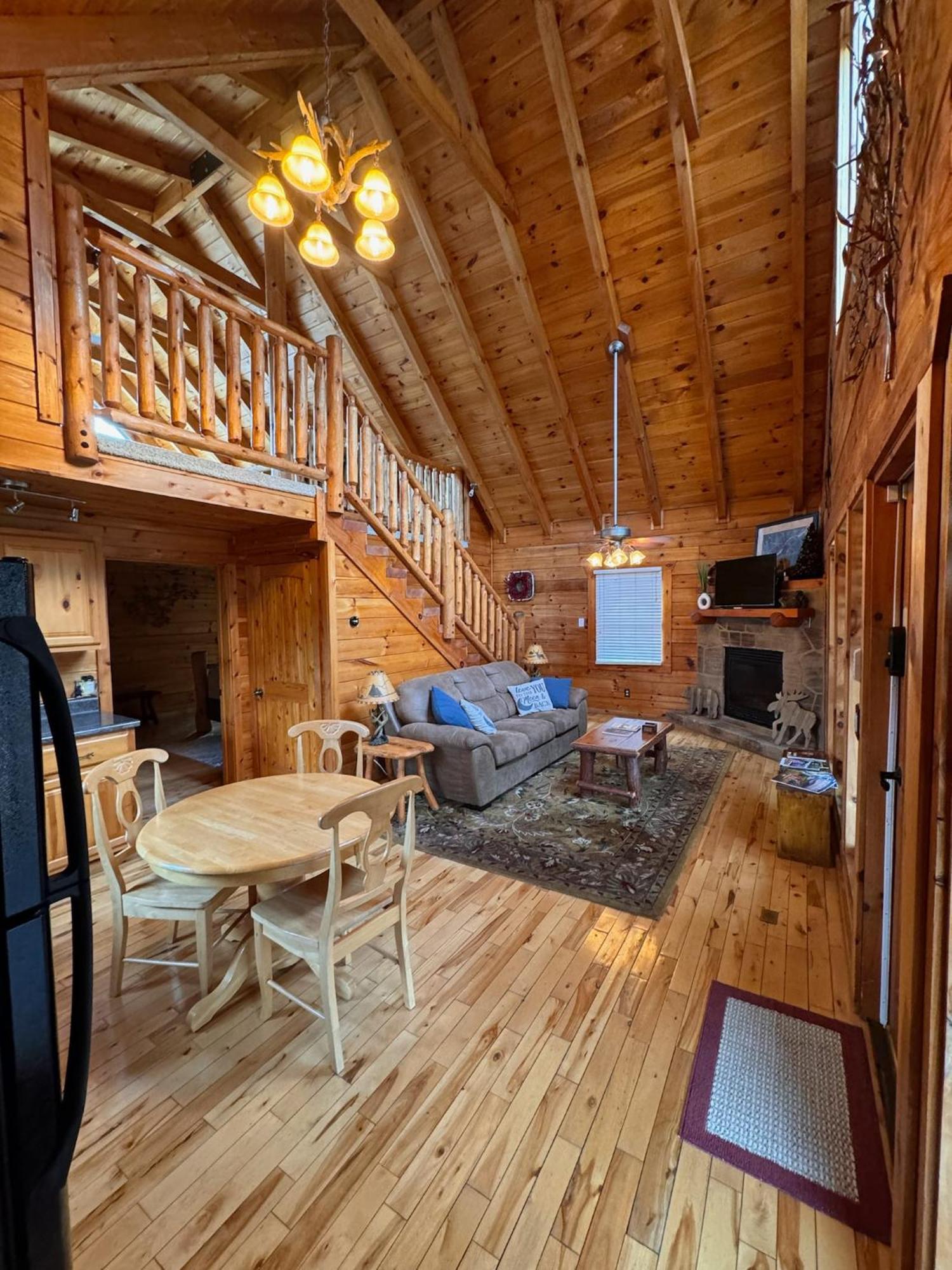 Smoky Paws - Exceptional Cabin, Stunning Mountain Views, Hot Tub, Tranquil, Gigabit Internet, Free L2 Ev Pigeon Forge Eksteriør billede