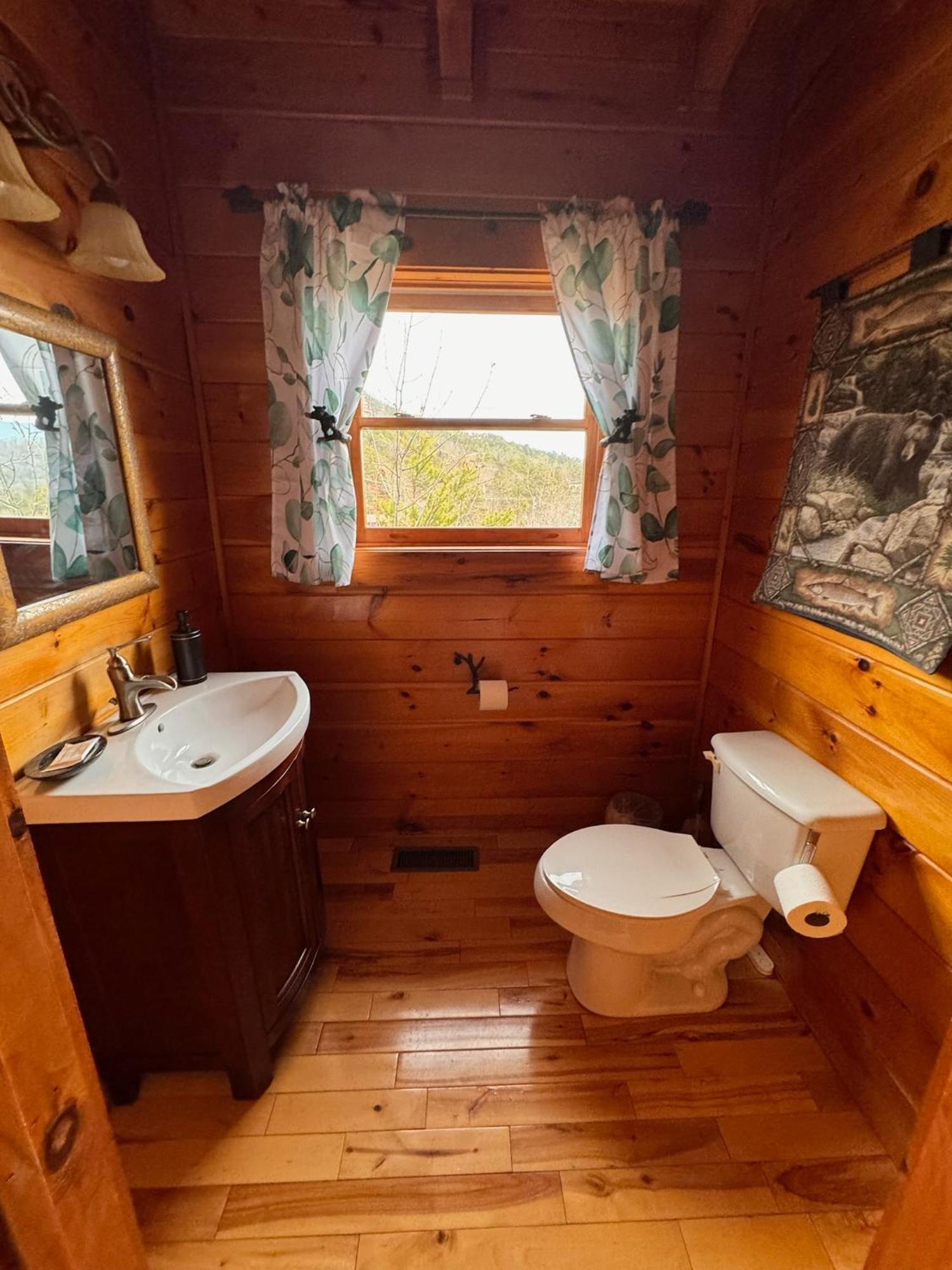 Smoky Paws - Exceptional Cabin, Stunning Mountain Views, Hot Tub, Tranquil, Gigabit Internet, Free L2 Ev Pigeon Forge Eksteriør billede