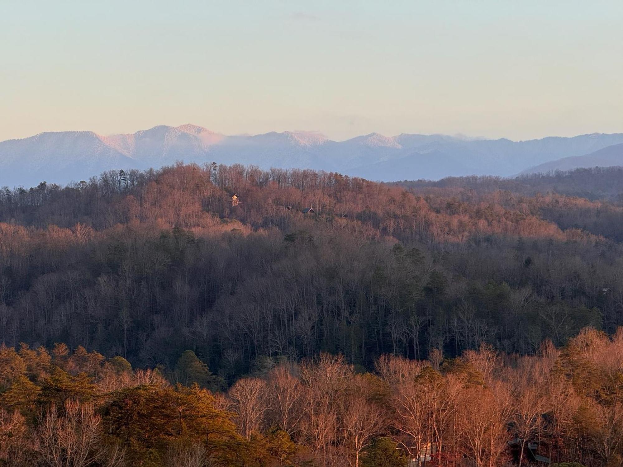Smoky Paws - Exceptional Cabin, Stunning Mountain Views, Hot Tub, Tranquil, Gigabit Internet, Free L2 Ev Pigeon Forge Eksteriør billede