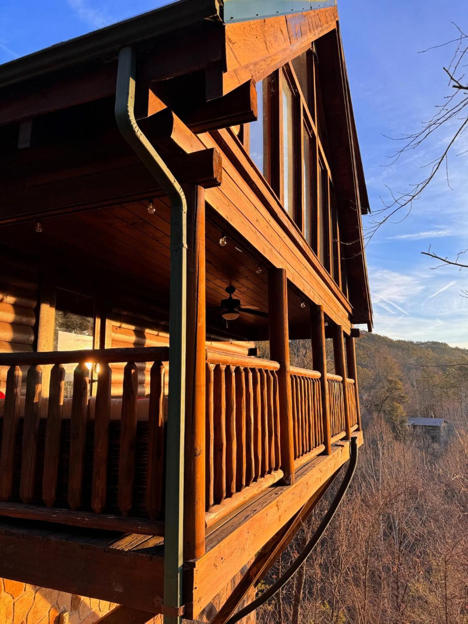 Smoky Paws - Exceptional Cabin, Stunning Mountain Views, Hot Tub, Tranquil, Gigabit Internet, Free L2 Ev Pigeon Forge Eksteriør billede