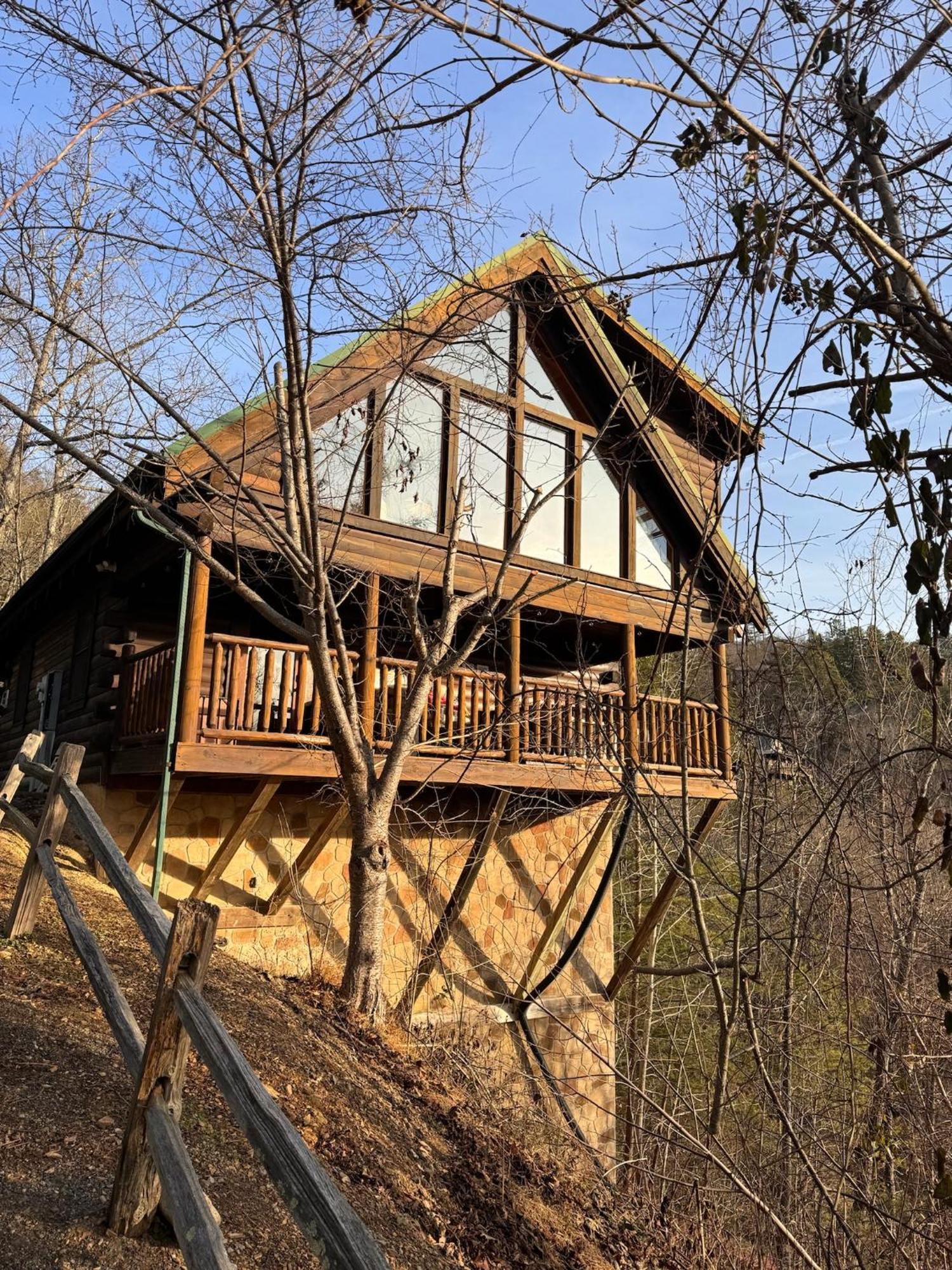 Smoky Paws - Exceptional Cabin, Stunning Mountain Views, Hot Tub, Tranquil, Gigabit Internet, Free L2 Ev Pigeon Forge Eksteriør billede