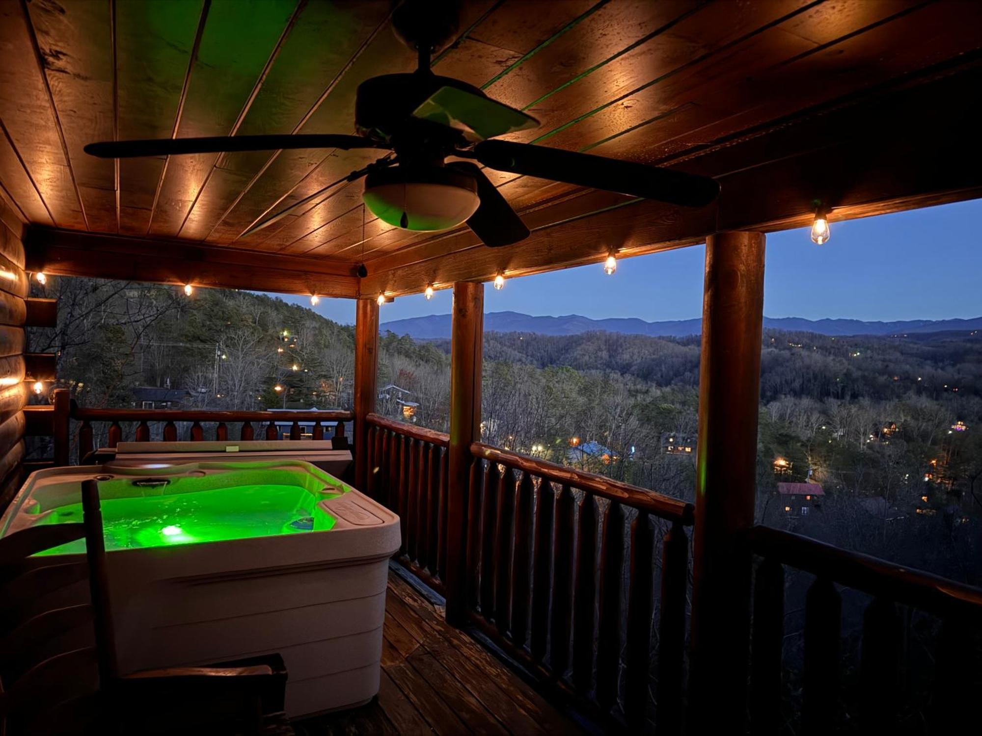 Smoky Paws - Exceptional Cabin, Stunning Mountain Views, Hot Tub, Tranquil, Gigabit Internet, Free L2 Ev Pigeon Forge Eksteriør billede