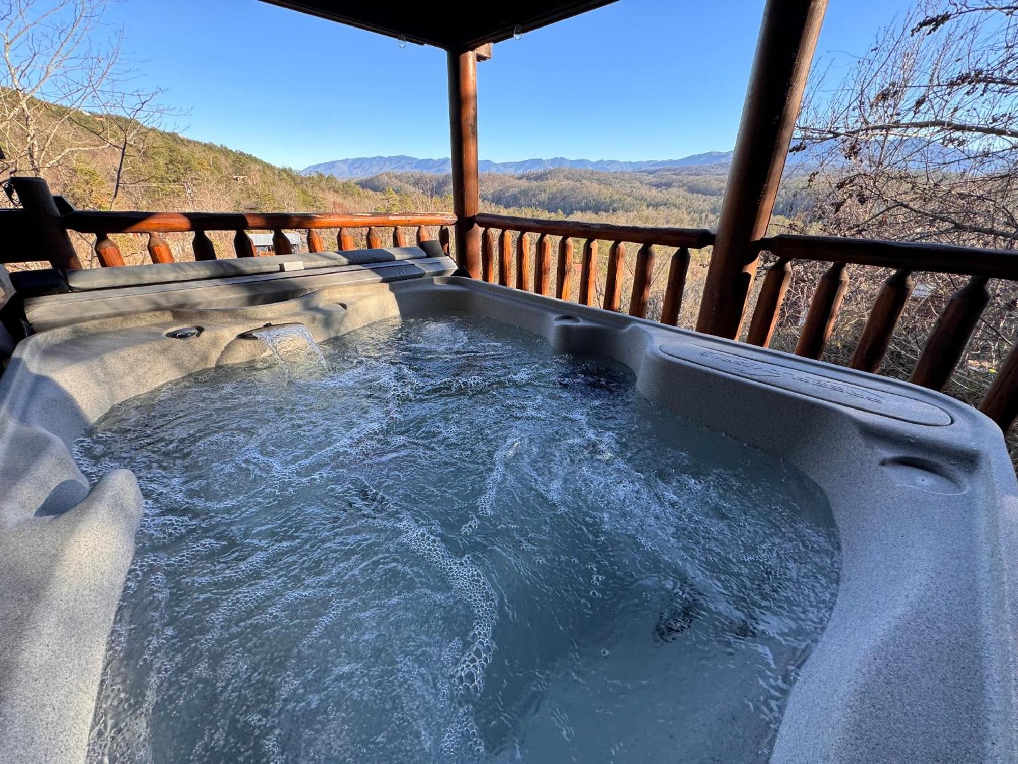 Smoky Paws - Exceptional Cabin, Stunning Mountain Views, Hot Tub, Tranquil, Gigabit Internet, Free L2 Ev Pigeon Forge Eksteriør billede